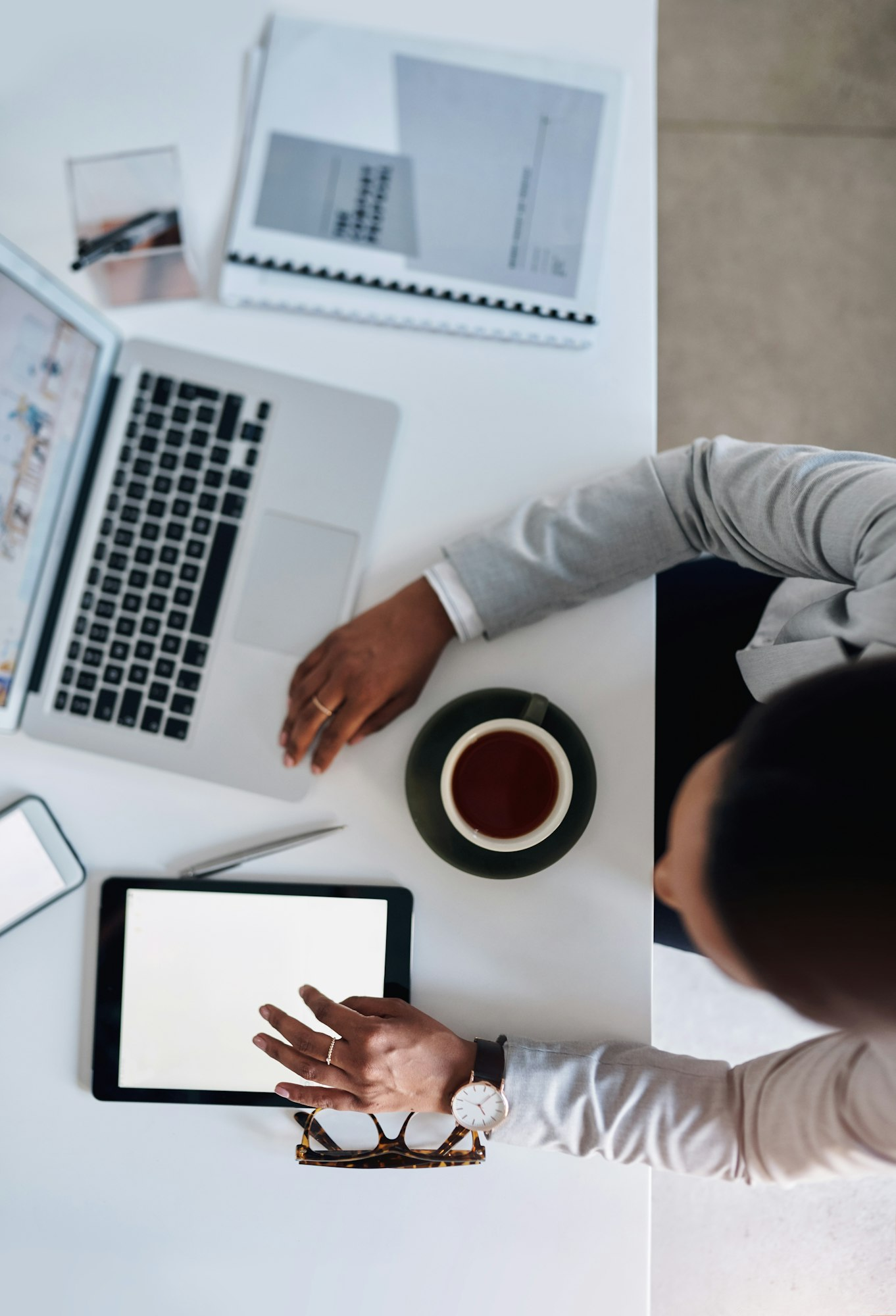 Femme connectée sur tous les fronts - Site vitrine